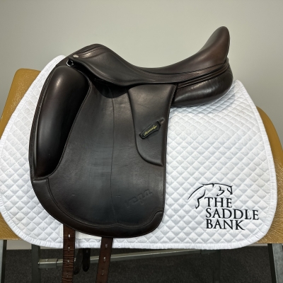 Image of 17 inch Amerigo Vega Dressage Siena Brown Medium