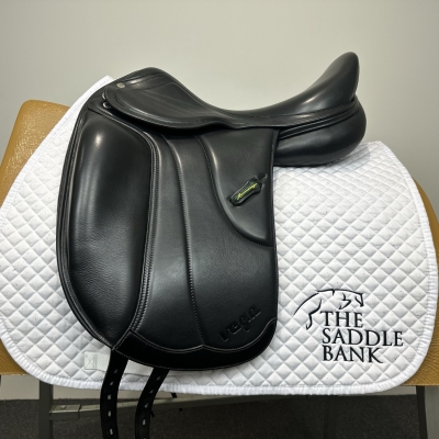 Image of 17 inch Amerigo Vega Dressage Black Medium