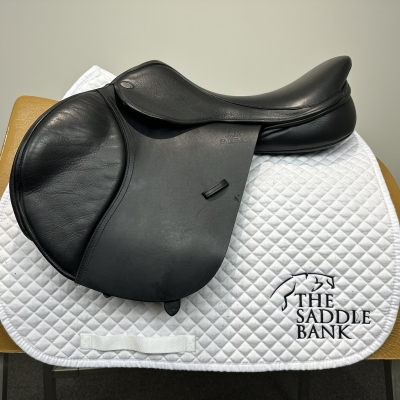 Image of 17 inch Fairfax Classic Cupped Flap Jump MJC Black Adjustable