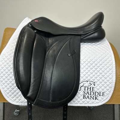 Image of 17.5 inch GFS Monarch Dressage Low Cantle S655 Black Adjustable