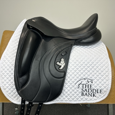 Image of 17.5 inch Fairfax World Class SD Black Adjustable