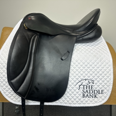 Image of 17.5 inch Albion K2 Dressage Black Medium Wide