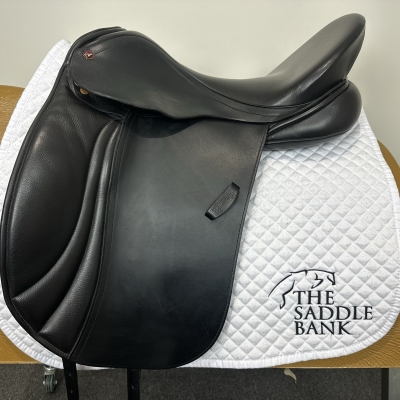 Image of 17.5 inch Albion K2 Dressage Black Medium Wide