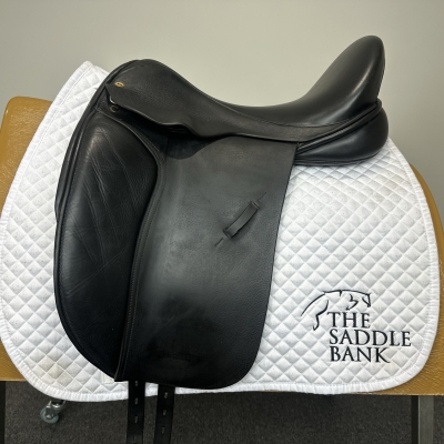 Image of 17.5 inch Black Country Eloquence Black Medium Wide