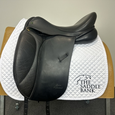 Image of 17.5 inch Ideal Jessica Professional Dressage Black Medium Wide