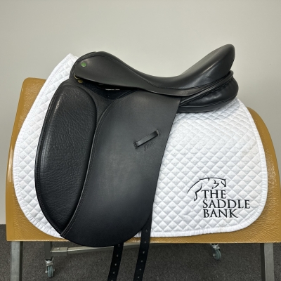 Image of 17.5 inch Ideal Jessica Dressage Black Medium Wide