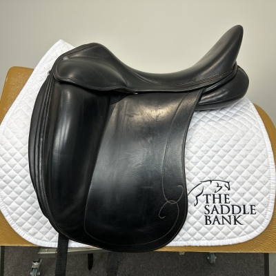 Image of 18 inch Childeric DGP Dressage Black Medium Wide