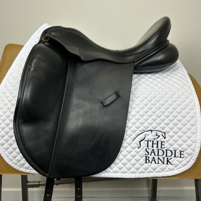 Image of 17 inch Ideal Suzannah Dressage Black