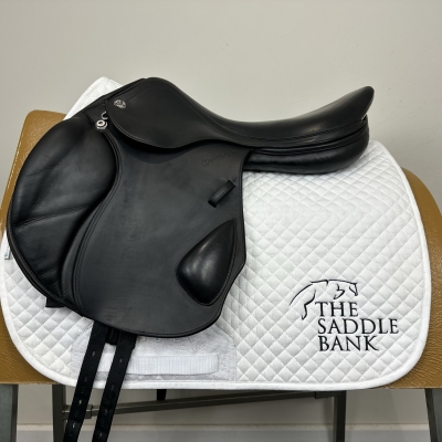 Image of 18 inch Prestige Eventing Black Medium