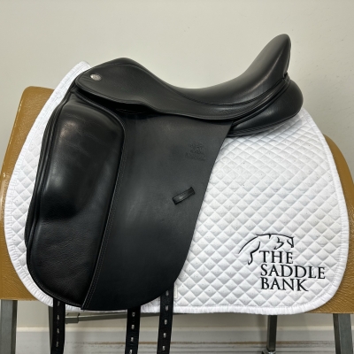 Image of 17 inch Fairfax Classic Cupped Flap Dressage MDC Black Adjustable