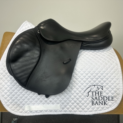 Image of 17 inch Fairfax Classic Cupped Flap Jump MJC Black Adjustable