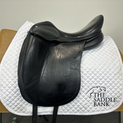 Image of 16 inch Childeric DSP Dressage Black Medium Wide