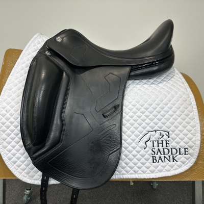 Image of 17 inch Prestige X-Breath Dressage Black Medium