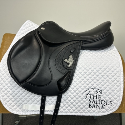 Image of 17 inch Fairfax World Class Monoflap Jump Black Adjustable