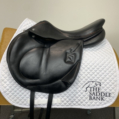 Image of 17.5 inch Childeric CFAP Event Black Medium Wide