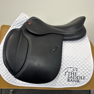 Image of 17.5 inch John Whitaker Bedale GP Jump Black Adjustable