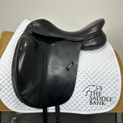 Image of 17 inch Fairfax Classic Dressage DR Black Adjustable