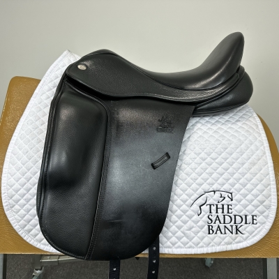 Image of 17 inch Fairfax Classic Cupped Flap Dressage MDC Black Adjustable