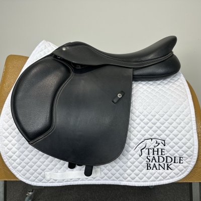 Image of 17 inch Wintec 500 Jump Close Contact Black Adjustable
