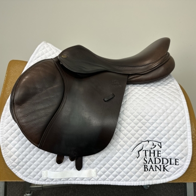 Image of 17.5 inch Fairfax Classic Cupped Flap Jump MJC Brown Adjustable