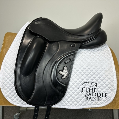 Image of 17 inch Fairfax World Class Dressage II Black Adjustable
