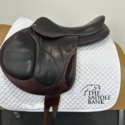 Image of 17.5 inch Devoucoux Chiberta O Brown Medium Wide