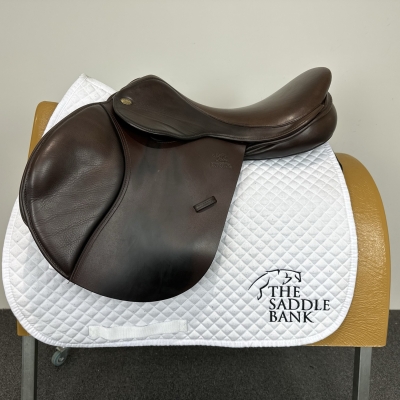Image of 17.5 inch Fairfax Classic Cupped Flap Jump MJC Brown Adjustable