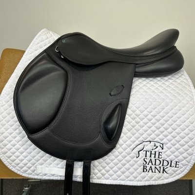 Image of 17.5 inch Arena Monoflap Jump Black Adjustable