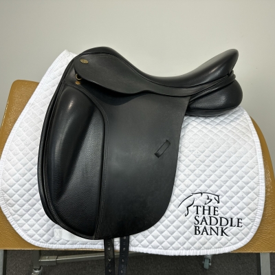 Image of 17 inch Fairfax Classic Dressage DR Black Adjustable