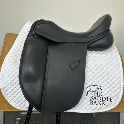 Image of 17.5 inch Ideal Suzannah Dressage Black Medium Wide