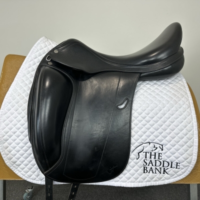 Image of 18 inch Equipe Emporio Monoflap Dressage Black Medium