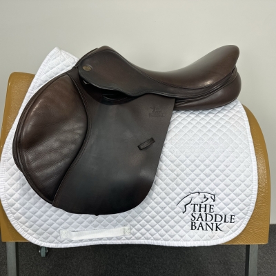 Image of 17.5 inch Fairfax Classic Cupped Flap Jump MJC Brown Adjustable