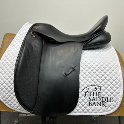 Image of 17.5 inch Albion K2 Dressage Black Medium Wide