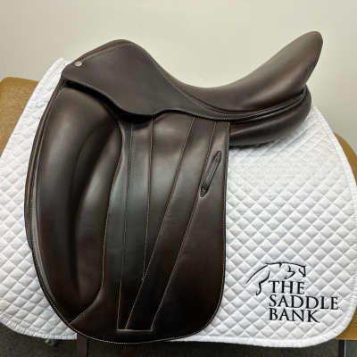 Image of 17.5 inch Butet Dressage D Brown Medium