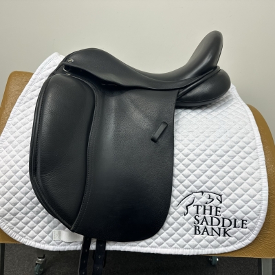 Image of 17 inch Andrea Hicks (AH) Classic Dressage Black Medium Wide