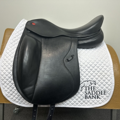 Image of 17.5 inch John Whitaker Vienna Dressage Adjustable Gullet Black Adjustable