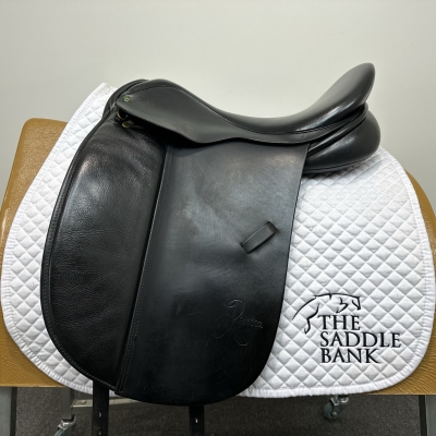 Image of 17.5 inch Ideal Rebecca Dressage Black Extra Wide