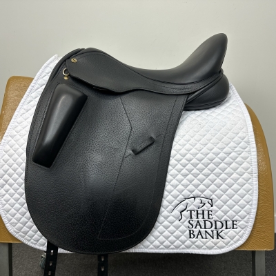 Image of 17.5 inch Black Country Optima (Classic Dressage Tree) Black Medium Wide