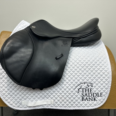 Image of 17 inch Fairfax Classic Cupped Flap Jump MJC Black Adjustable
