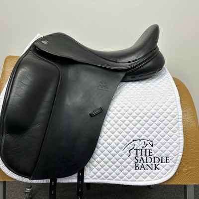 Image of 17.5 inch Fairfax Classic Cupped Flap Dressage MDC Black Adjustable