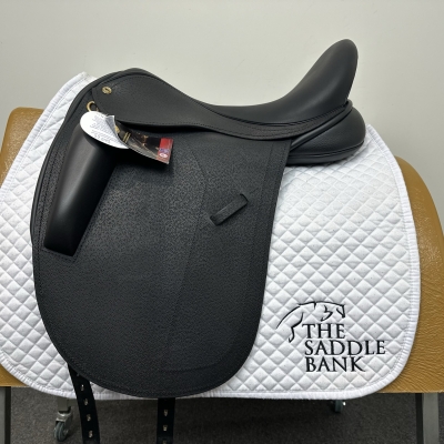 Image of 17.5 inch Black Country Optima (Classic Dressage Tree) Black Medium Wide
